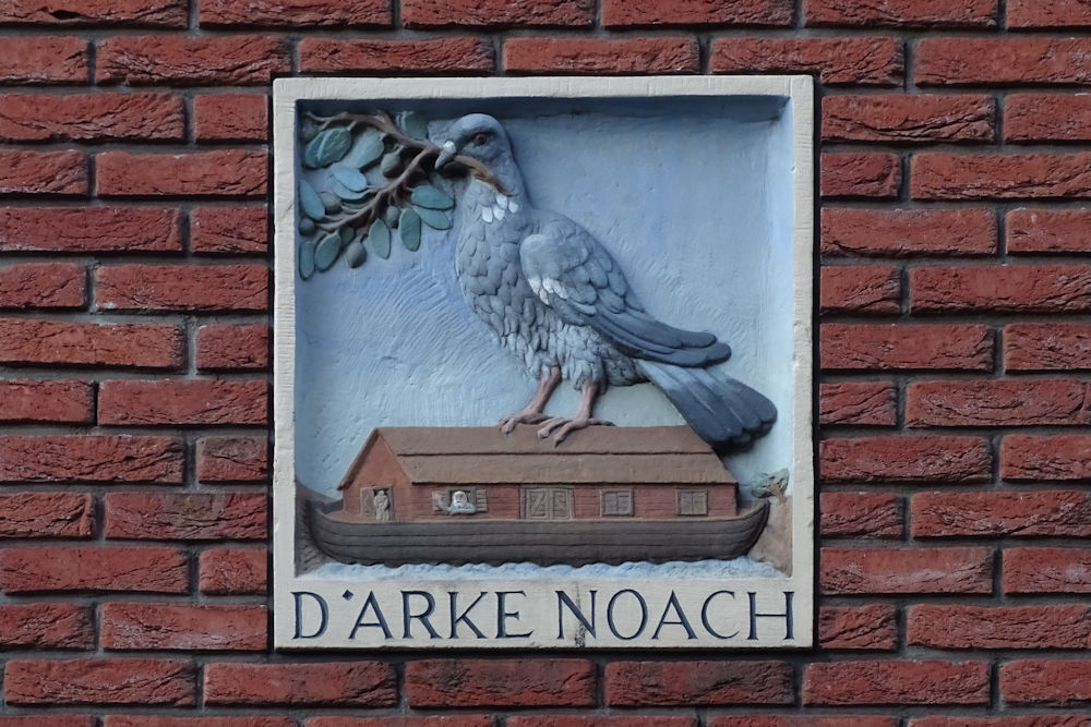 Eerste Leliedwarsstraat 20- 36, Amsterdam | Gevelsteen D'ARKE NOACH